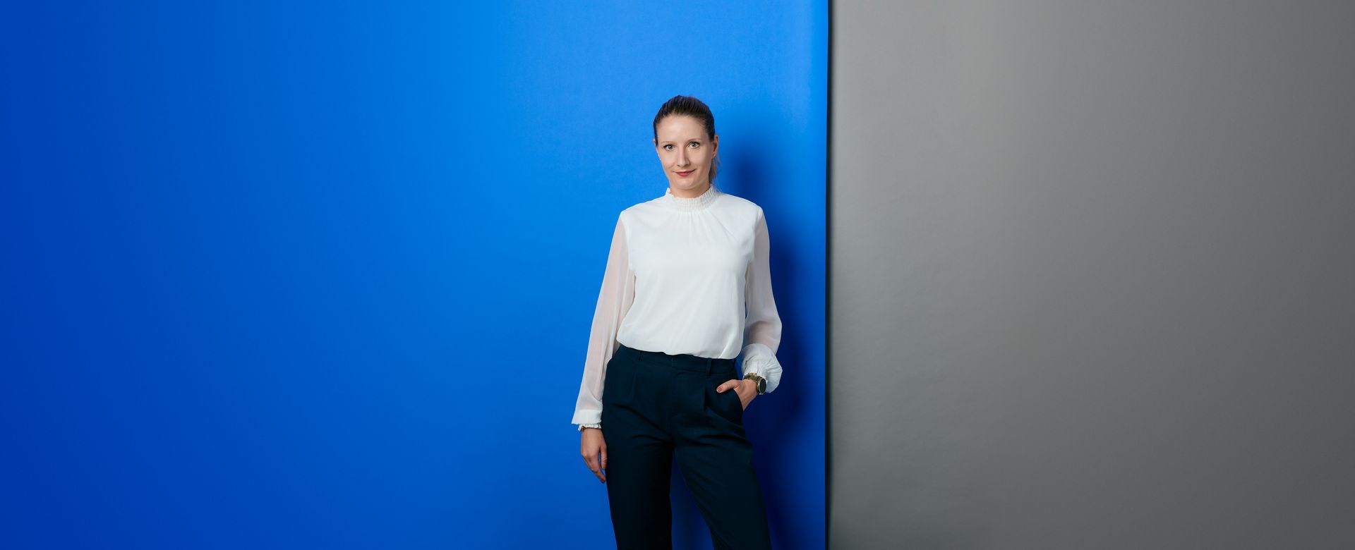 Viviane Cismak, portrait en pied